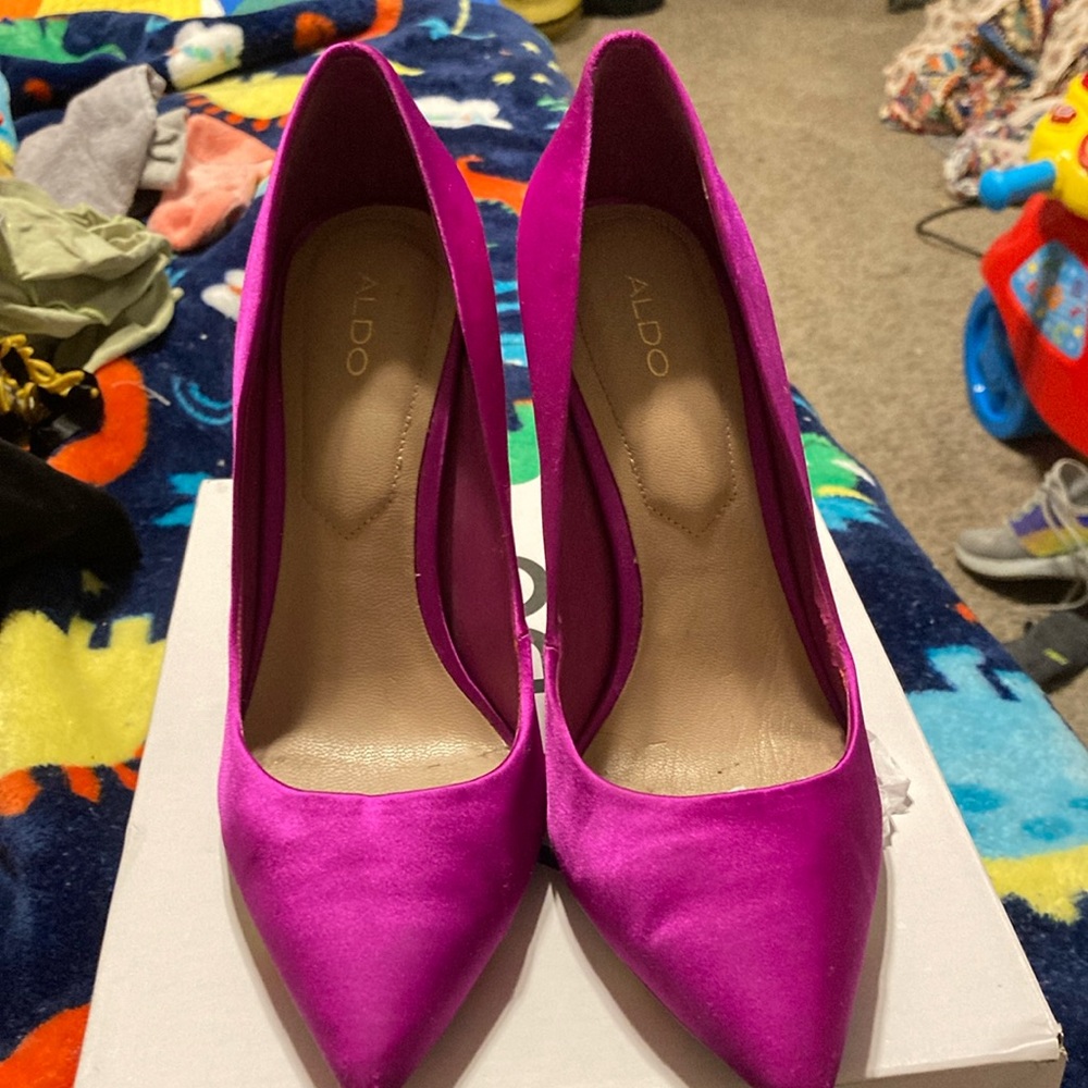 Aldo Stessy purple Satin heels 7